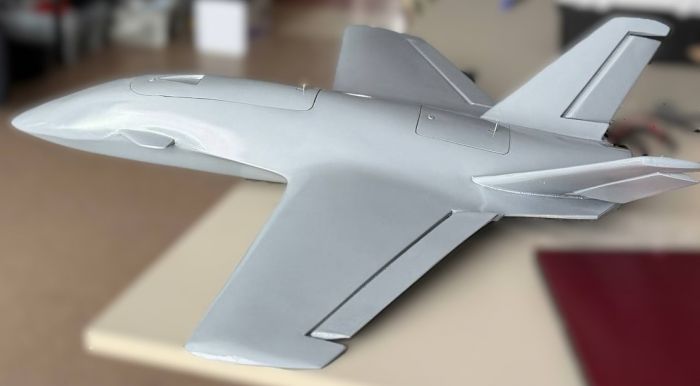 Літак безпілотний /композитне швидкісне літаюче крило Uav.in.ua