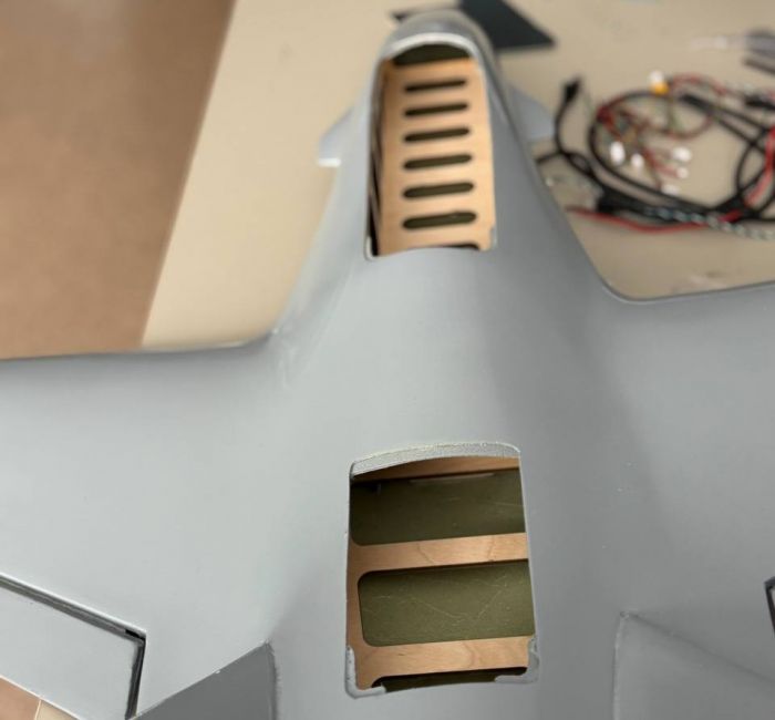 Літак безпілотний /композитне швидкісне літаюче крило Uav.in.ua