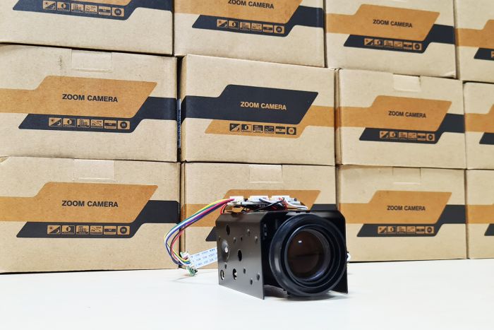 Камера аналогова 163г Foxeer 700TVL CMOS 30x зум з PWM керуванням для дронів