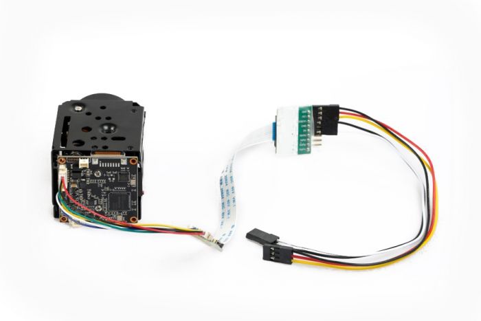 Камера аналогова 116г Foxeer 700TVL CCD 10x зум з PWM керуванням