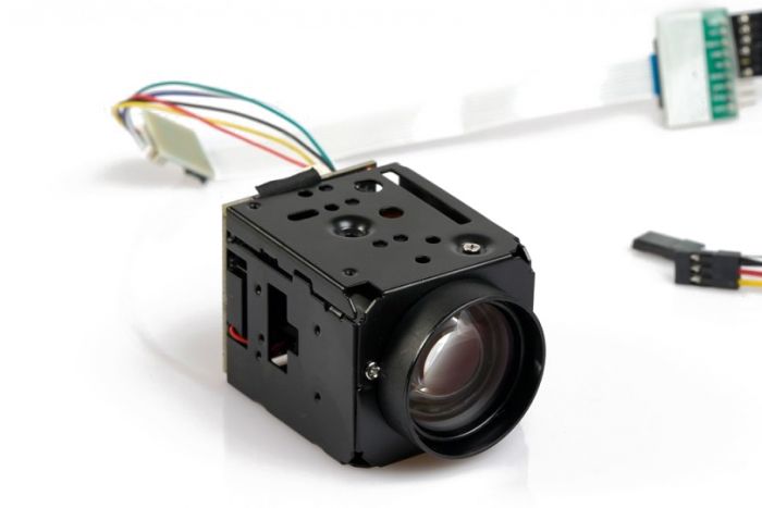 Камера аналогова 116г Foxeer 700TVL CCD 10x зум з PWM керуванням