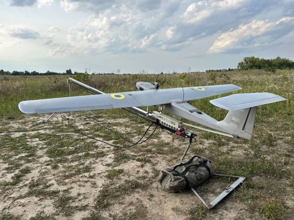 Ударний безпілотний літак із системою наведення скидання KARA (Uav.in.ua Україна) Ударний безпілотний літак із системою наведення скидання KARA (Uav.in.ua Україна)