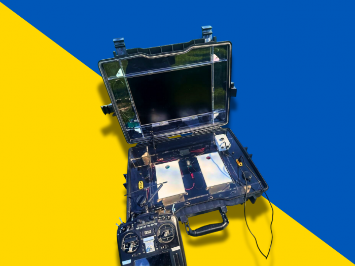 Кейс-монітор управління FPV дронами, БПЛА, квадрокоптерами для військових. Розмір 16" дюймів