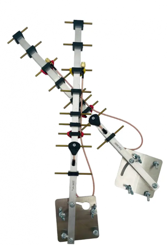 Направлена антена Yagi на  2.5 ГГц з підсиленням 13.4dBi, 9 секцій SMA