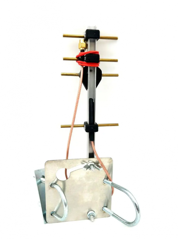 Направлена антена Yagi Y4X на  2.4 ГГц з підсиленням 8.6dBi, 4 секції SMA
