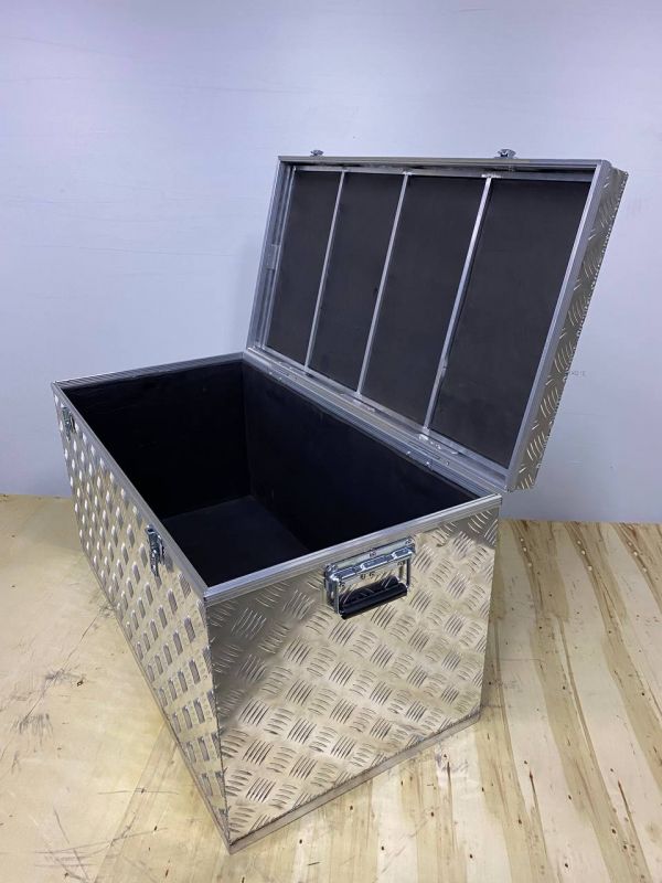 Ящик алюмінієвий з ручками,замком та підсиленням, 700х350х350мм, з ПДВ.