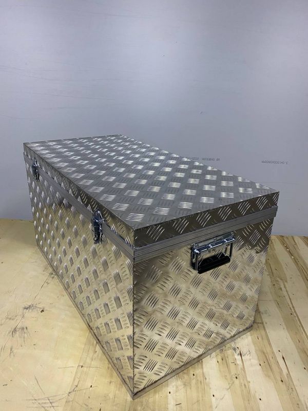 Ящик алюмінієвий з ручками,замком та підсиленням, 700х350х350мм, з ПДВ.