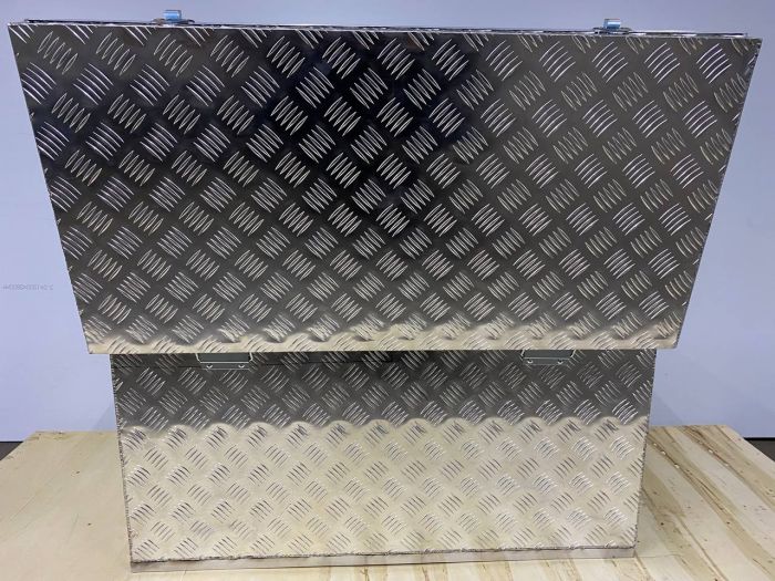 Ящик алюмінієвий з ручками,замком та підсиленням, 700х350х350мм, з ПДВ.