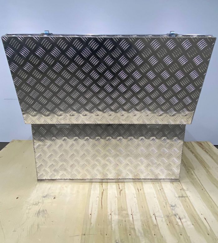 Ящик алюмінієвий з ручками,замком та підсиленням, 700х350х350мм, з ПДВ.