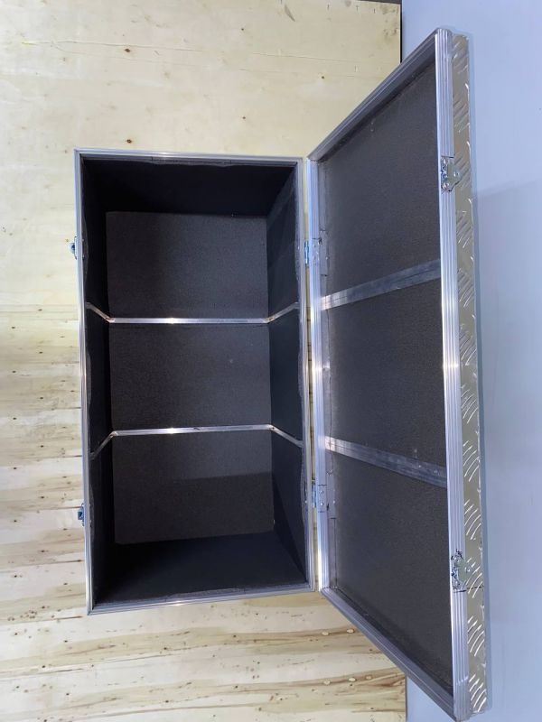 Ящик алюмінієвий з ручками,замком та підсиленням, 800х400х400мм, з ПДВ