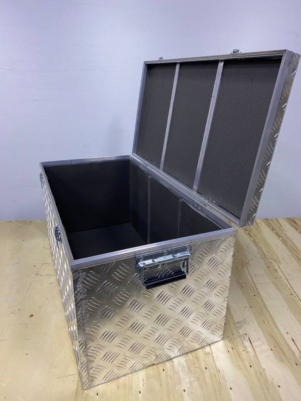 Ящик алюмінієвий з ручками,замком та підсиленням, 800х400х400мм, з ПДВ