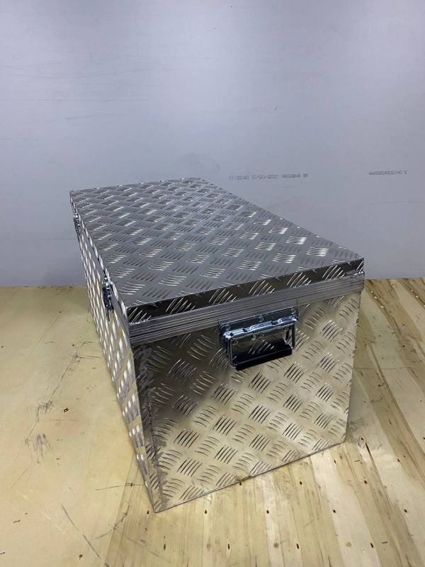 Ящик алюмінієвий з ручками,замком та підсиленням, 800х400х400мм, з ПДВ