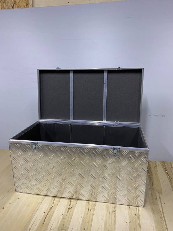 Ящик алюмінієвий з ручками,замком та підсиленням, 800х400х400мм, з ПДВ