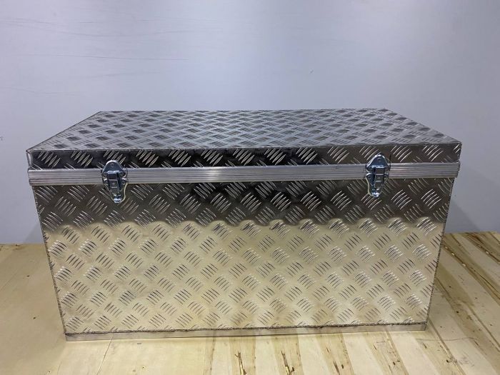 Ящик алюмінієвий з ручками,замком та підсиленням, 900х450х450мм, з ПДВ