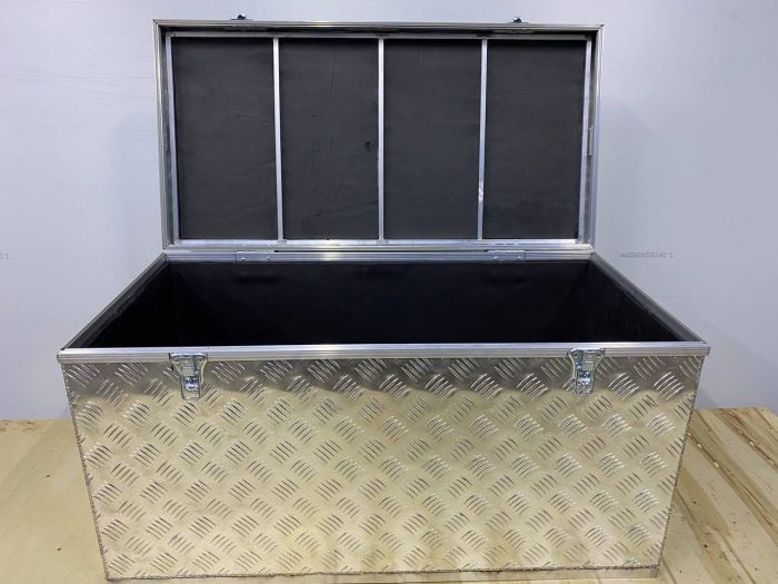 Ящик алюмінієвий з ручками,замком та підсиленням, 900х450х450мм, з ПДВ