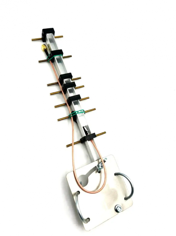 Направлена антена Yagi на  2.6 ГГц з підсиленням 11,9dBi, 7 секцій SMA