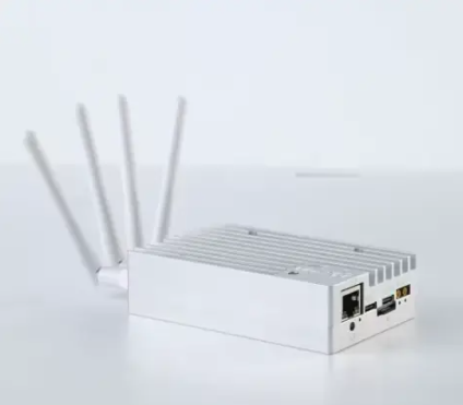 SDR радіостанція з 4 антенами, 70МГц-6ГГц, на базі Zynq7020, аналог Pluto