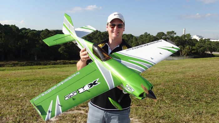 Літак радіокерований Precision Aerobatics XR-52 1321мм KIT (зелений)