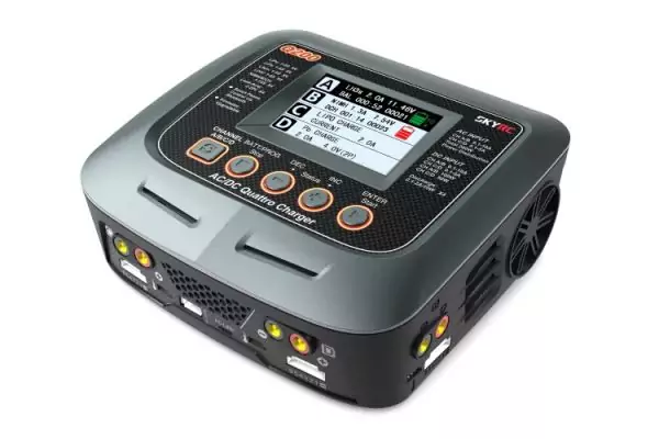 Зарядний пристрій кватро SkyRC Q200 10A 200W/300W з/БЖ універсальний (SK-100104)