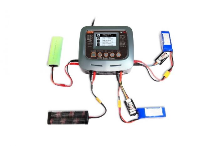 Зарядний пристрій кватро SkyRC Q200 10A 200W/300W з/БЖ універсальний (SK-100104)